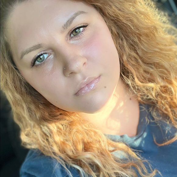 Meet your Posher, Savannah - Picture 3 of 5